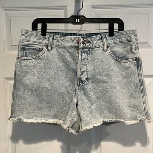 Express | 12 | NWOT | Denim Shorts